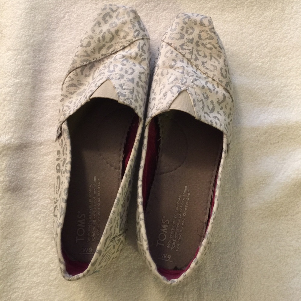 Toms slip ons