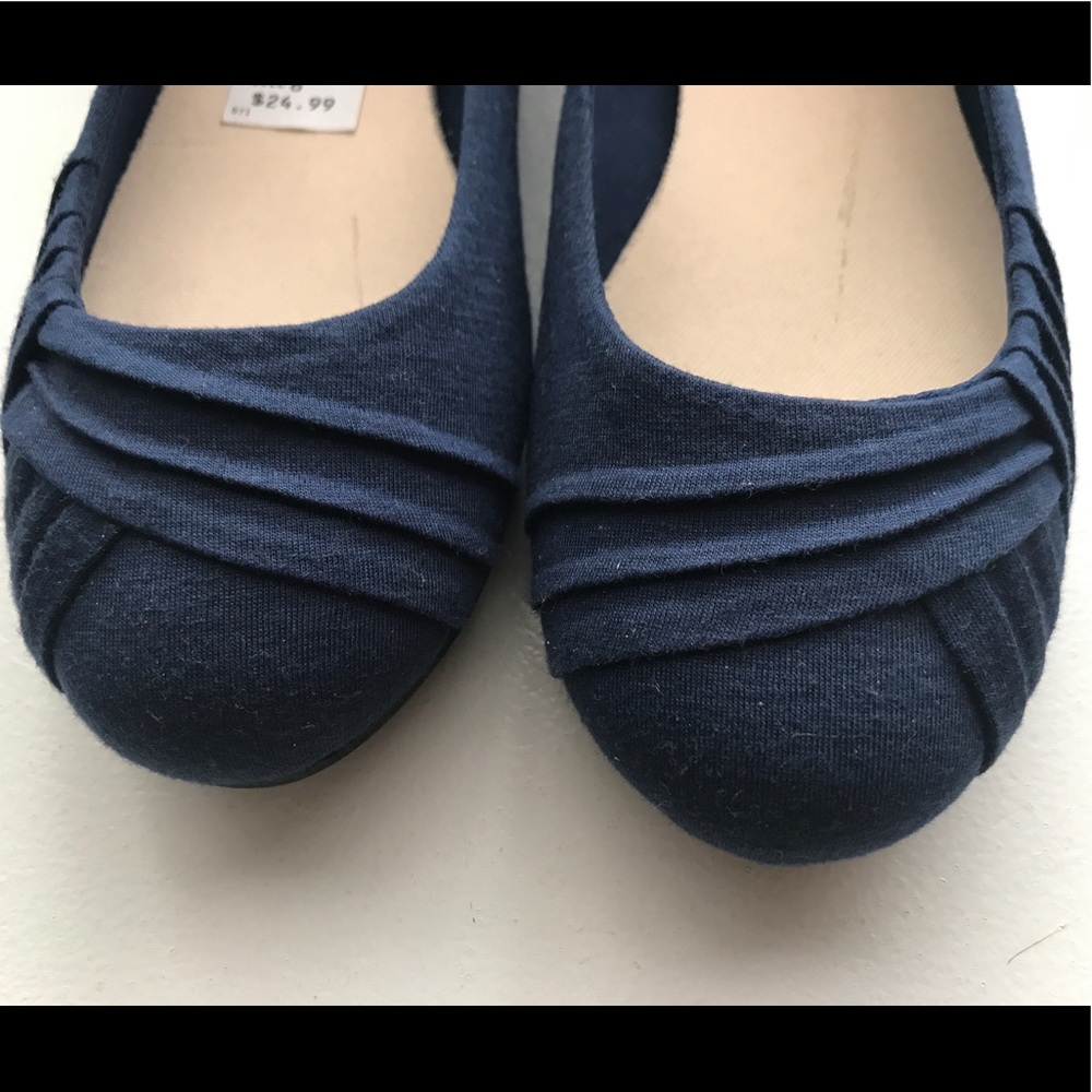 American Eagle, Navy Blue, Pleated Flats!