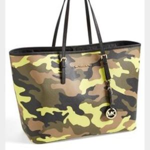 Michael Kors Jet Set Tote