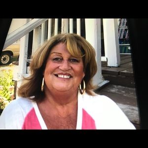 Meet your Posher, Debbie