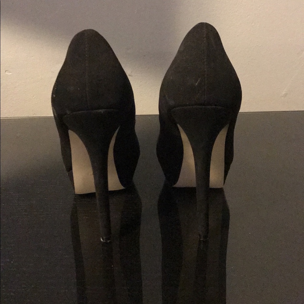 Heels - Picture 3 of 3