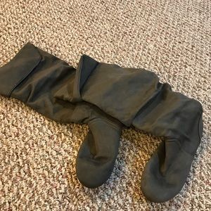 Gray knee high boots, new, never worn
