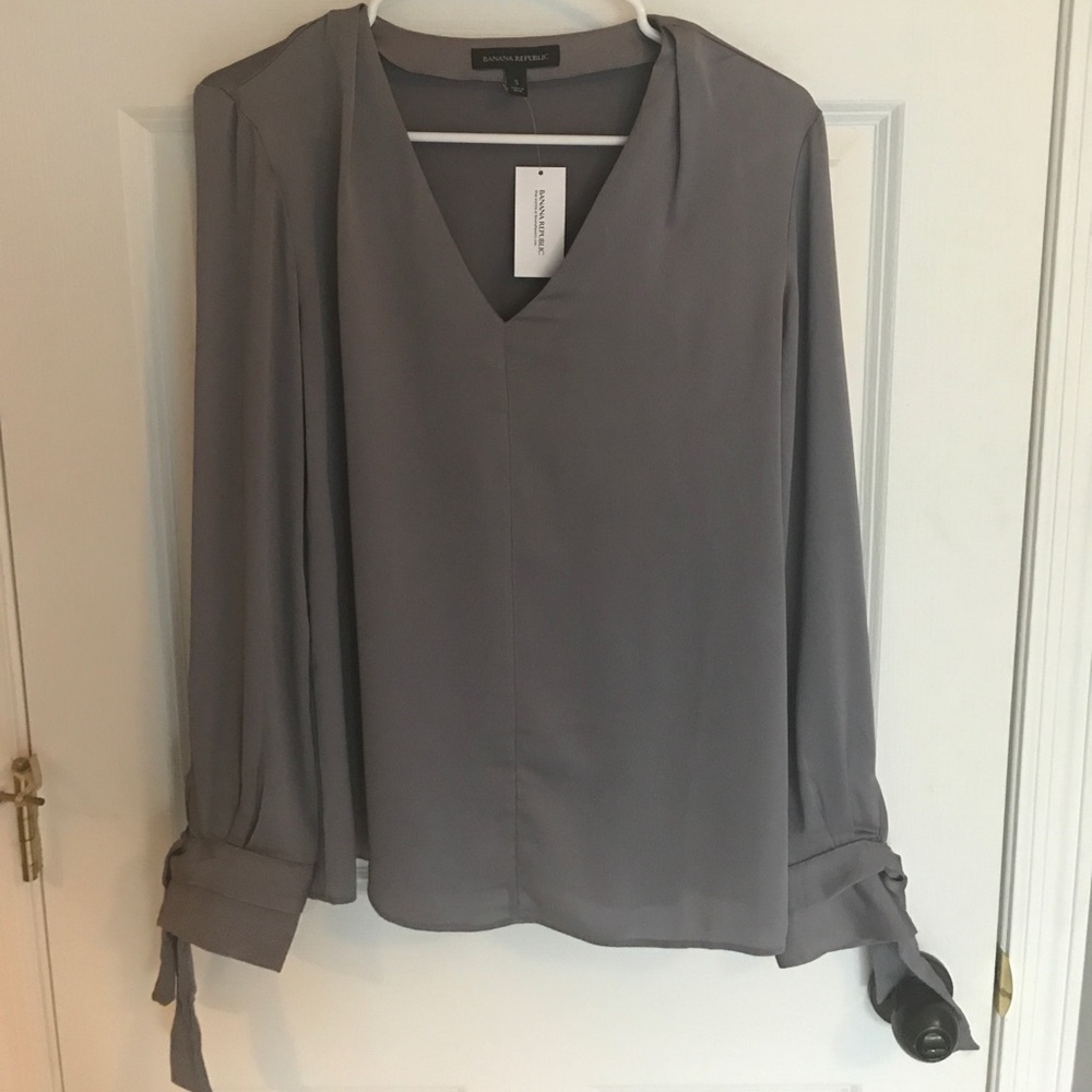 Grey blouse with sleeve details