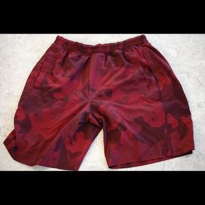 lulu lemon M men's pace breaker short w/ liner