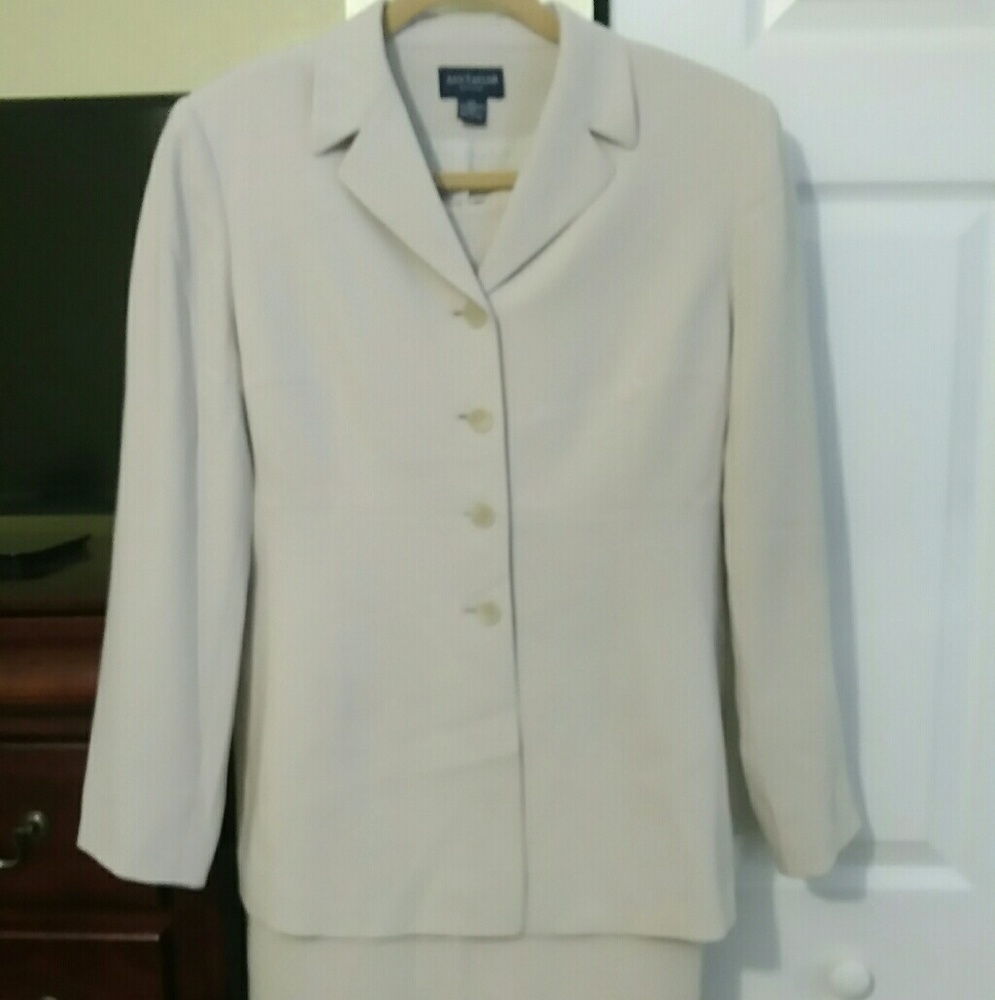 SOLD Ann Taylor sheath dress blazer set size 10p