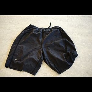lulu lemon M men's pace breaker short w/ liner