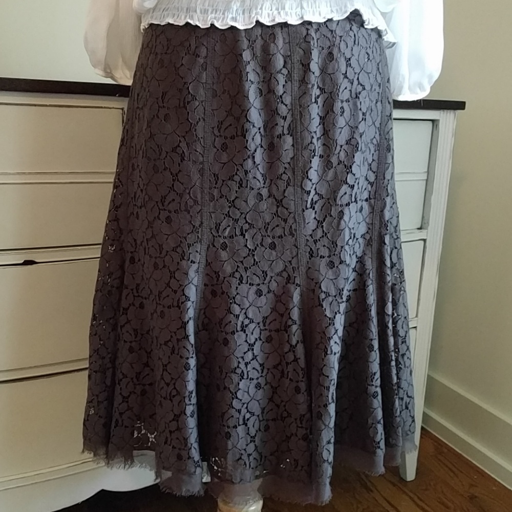 Tahari eyelit lace brown skirt