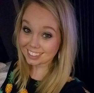 Meet your Posher, Holly