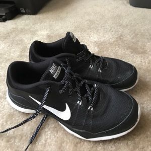Nike tennis shoes