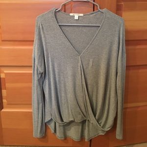 Cozy, long-sleeved grey top!