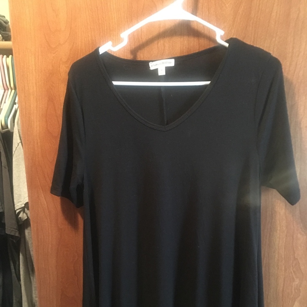 Black v-neck long tunic/dress.