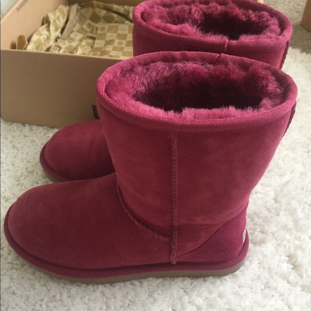 **Limited edition maroon UGGS - Picture 4 of 5