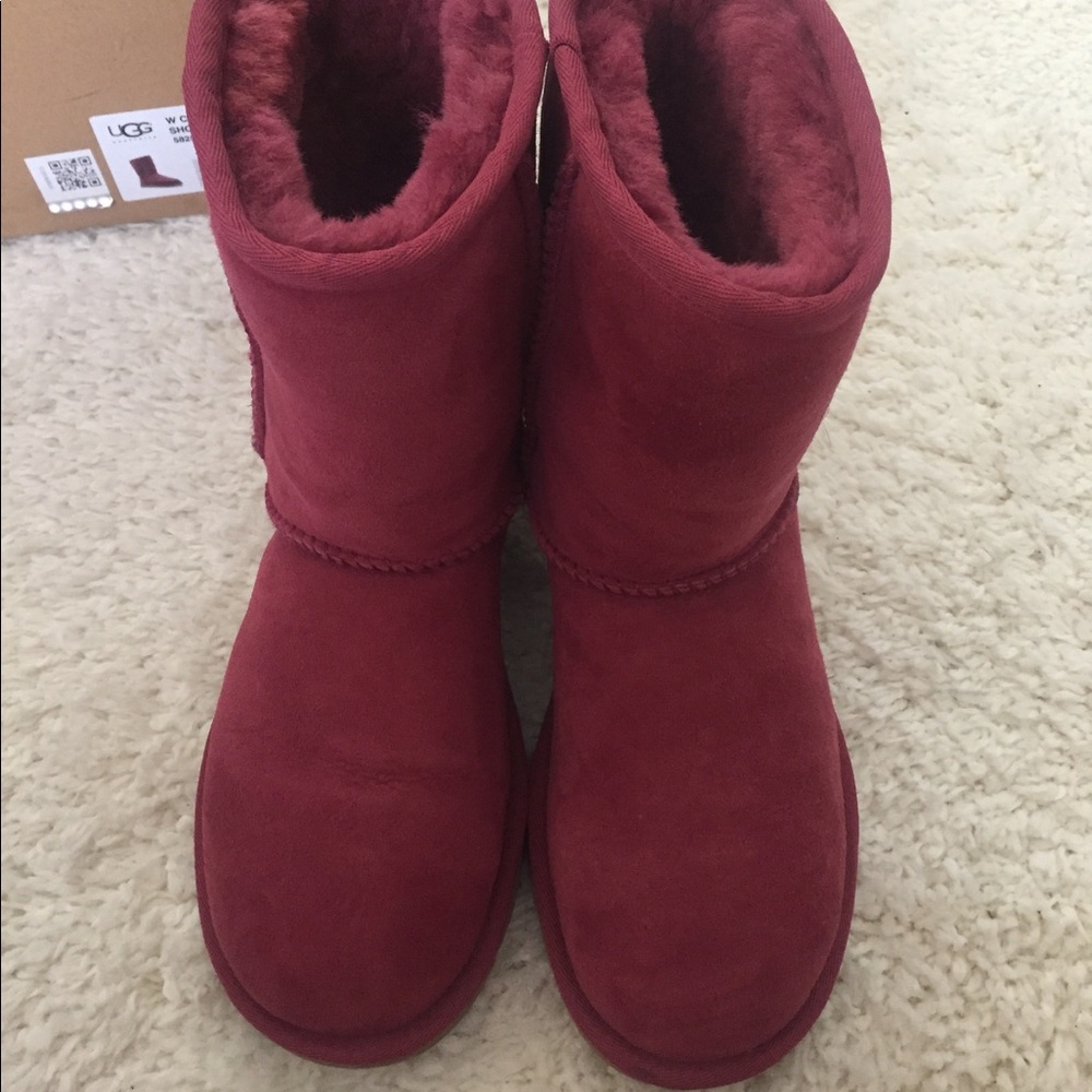**Limited edition maroon UGGS - Picture 5 of 5