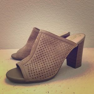 Tan Open Toe Block Heel Mules