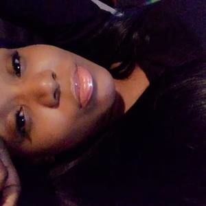 Meet your Posher, Alicia