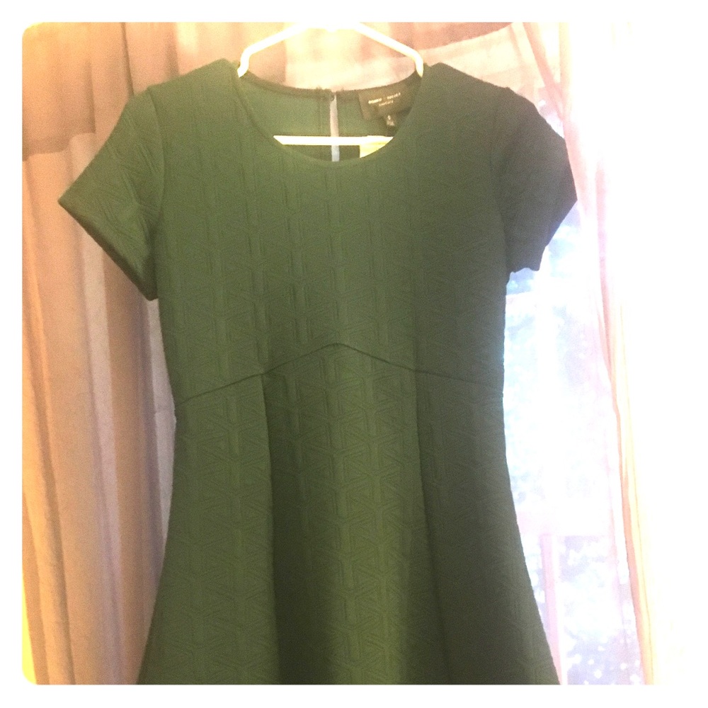 Never worn - no longer have a use for the dress