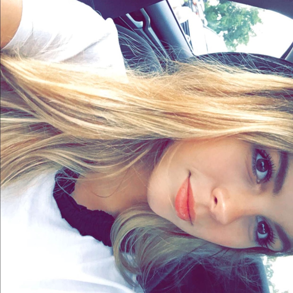 Meet your Posher, Christina