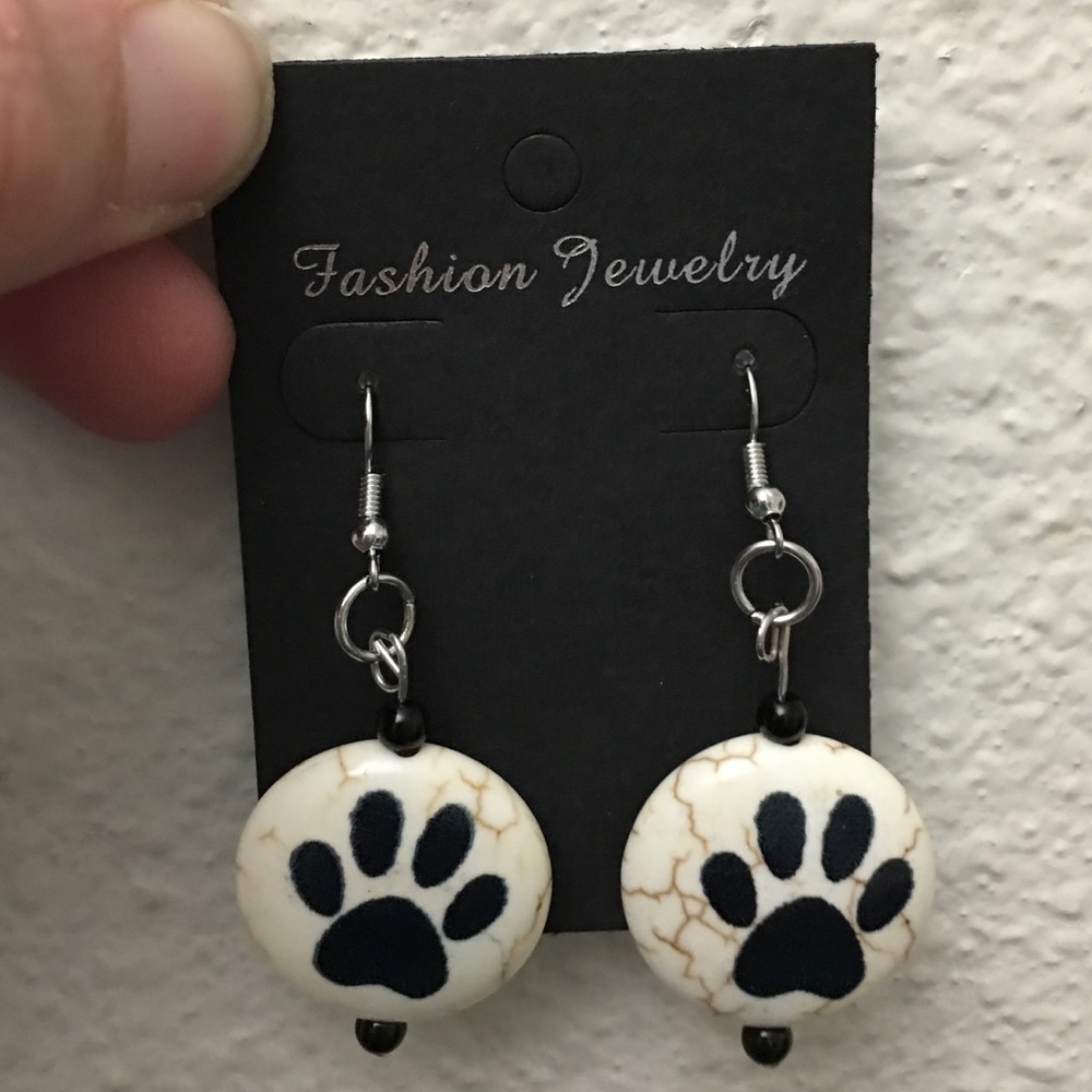 Paw Earrings - Picture 3 of 6