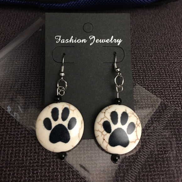 Paw Earrings - Picture 6 of 6