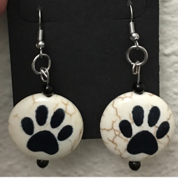 Paw Earrings - Picture 4 of 6