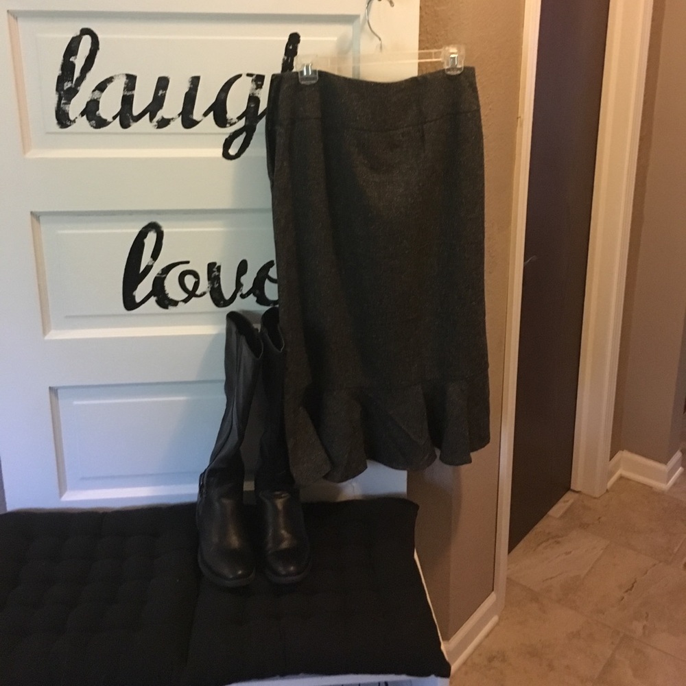 Long Skirt in Grey with White Specs