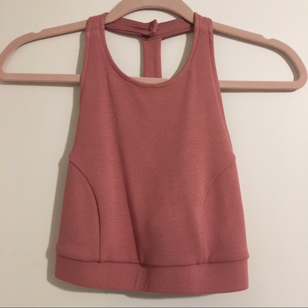⭐️Vaca Soon Sale⭐️ NWOT Forever21 Halter Crop