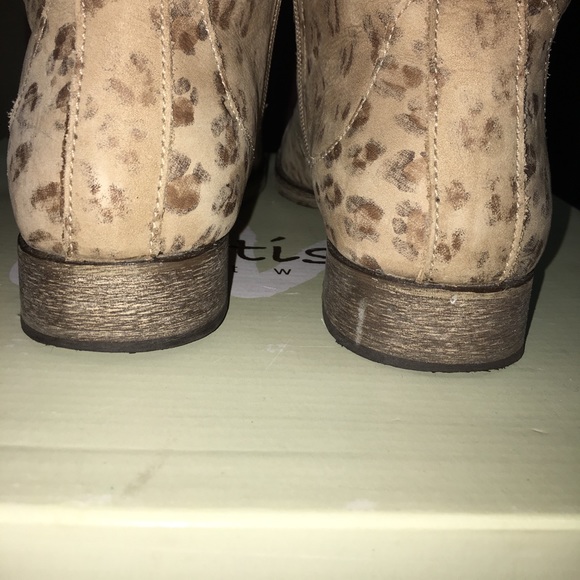 Genuine Leather Leopard Boots - Picture 8 of 8