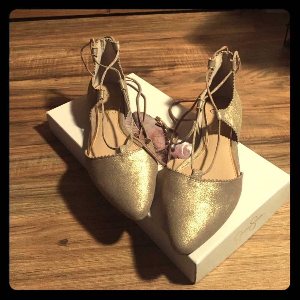 NIB lace up flats