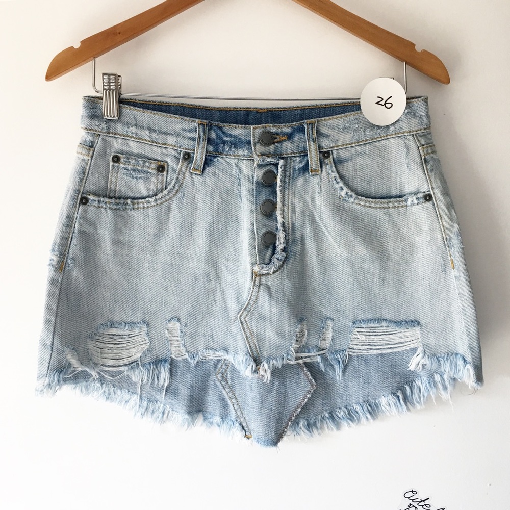 BNWT Carmar light wash Helena denim skirt - Picture 2 of 8