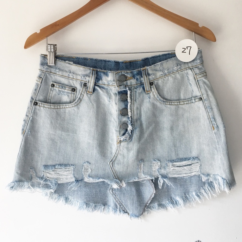BNWT Carmar light wash Helena denim skirt - Picture 4 of 8