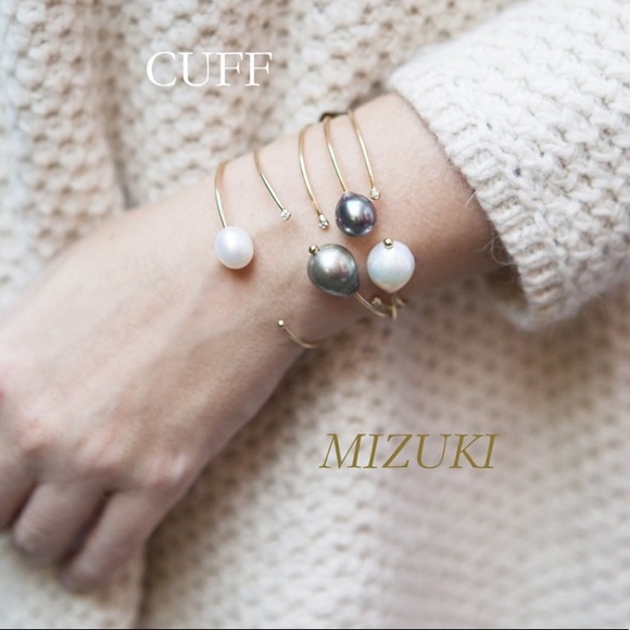Mizuki Single Pearl Cuff Bracelet - Picture 2 of 5