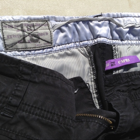 Black Capri - Picture 2 of 3