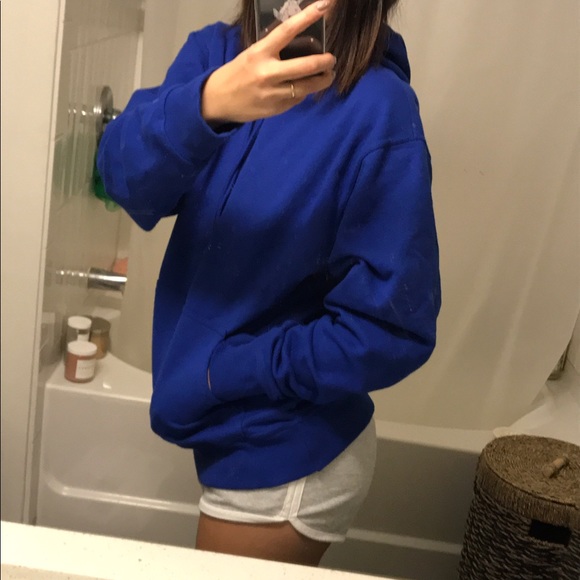 🚫SOLD🚫Men's Champion Sweatshirt - Picture 2 of 4