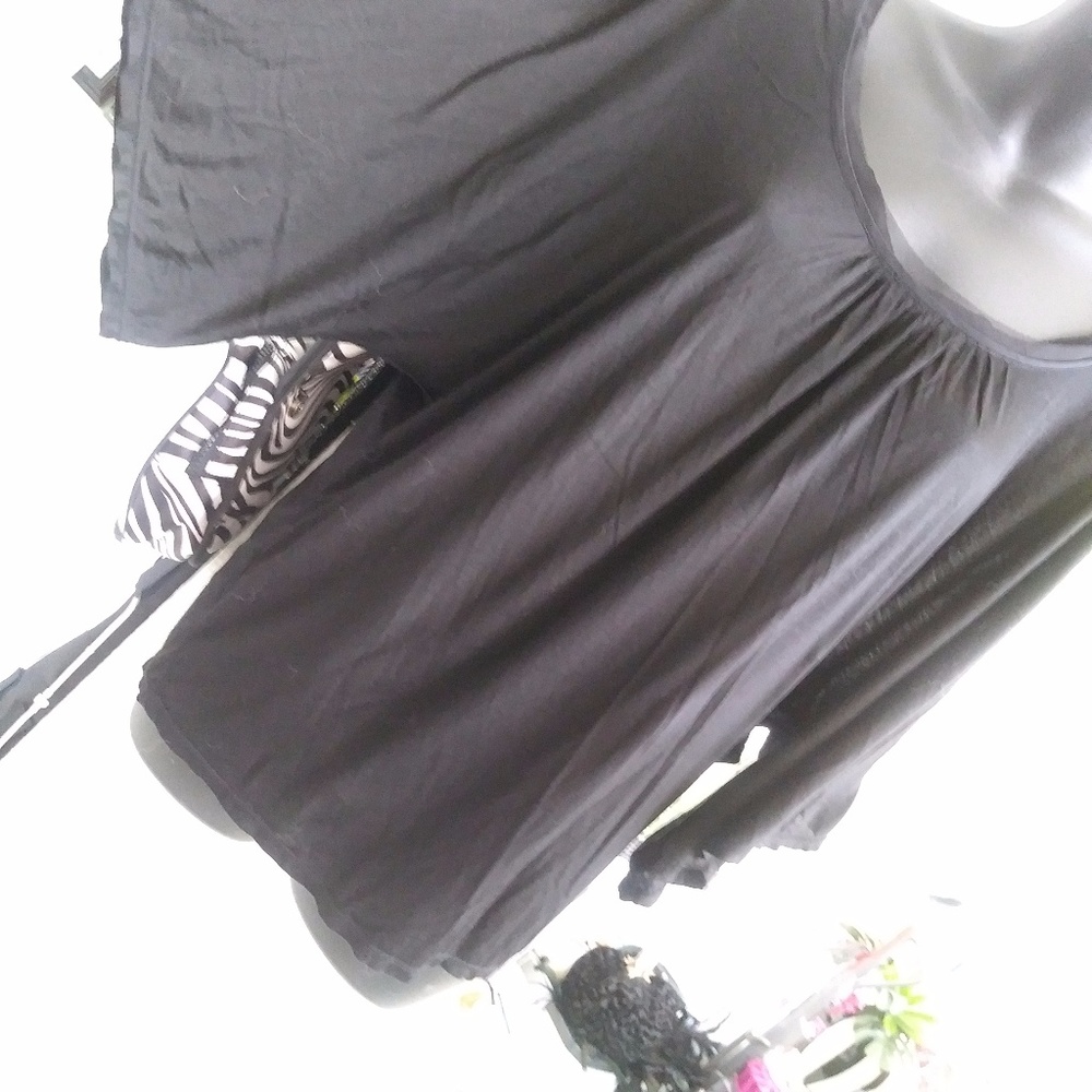 WHITE HOUSE BLACK MARKET BLACK TOP NWT  O/S