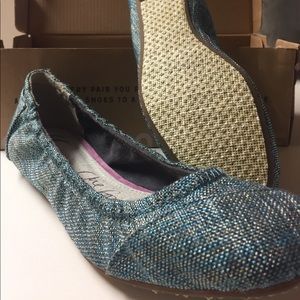 Never worn! Toms brand ballet flat