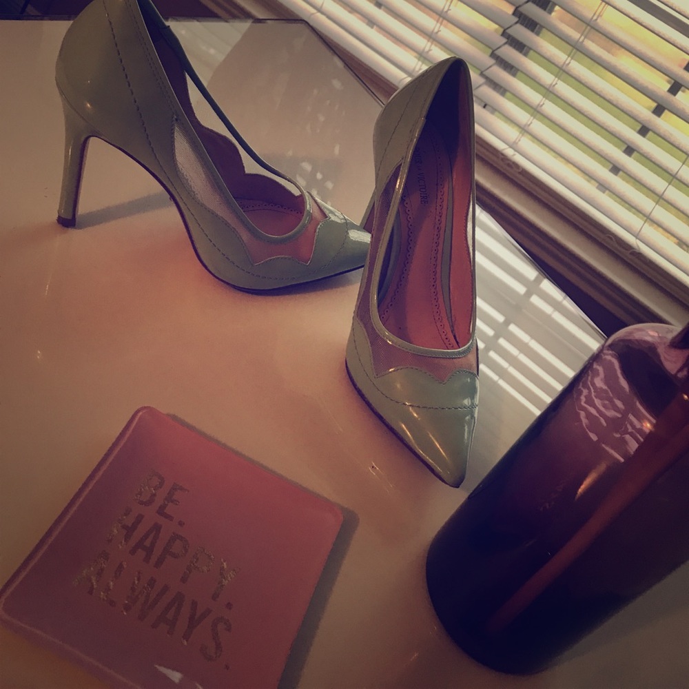 Pour LA Victoire Pumps Mint Green Size 6