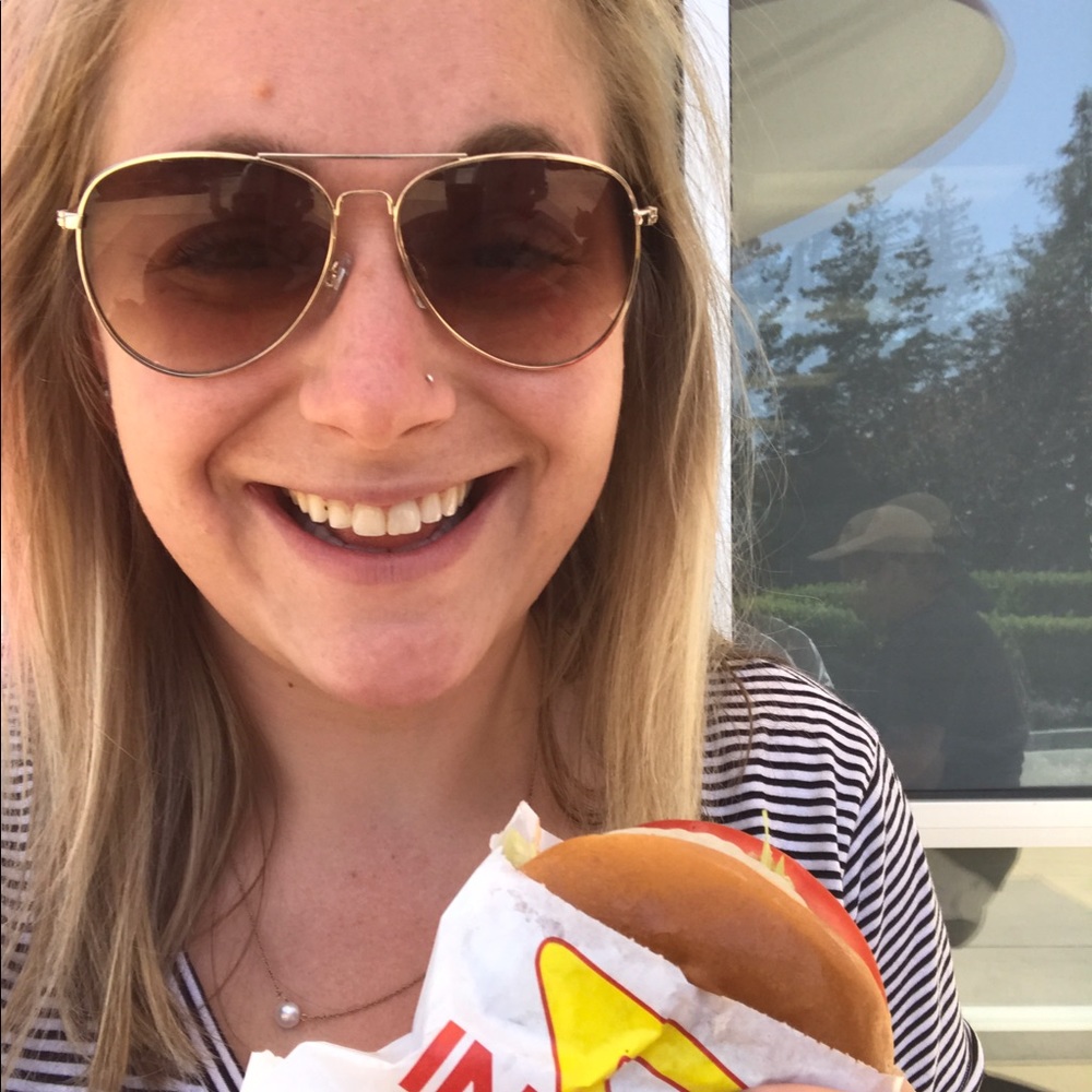 Meet your Posher, Becca