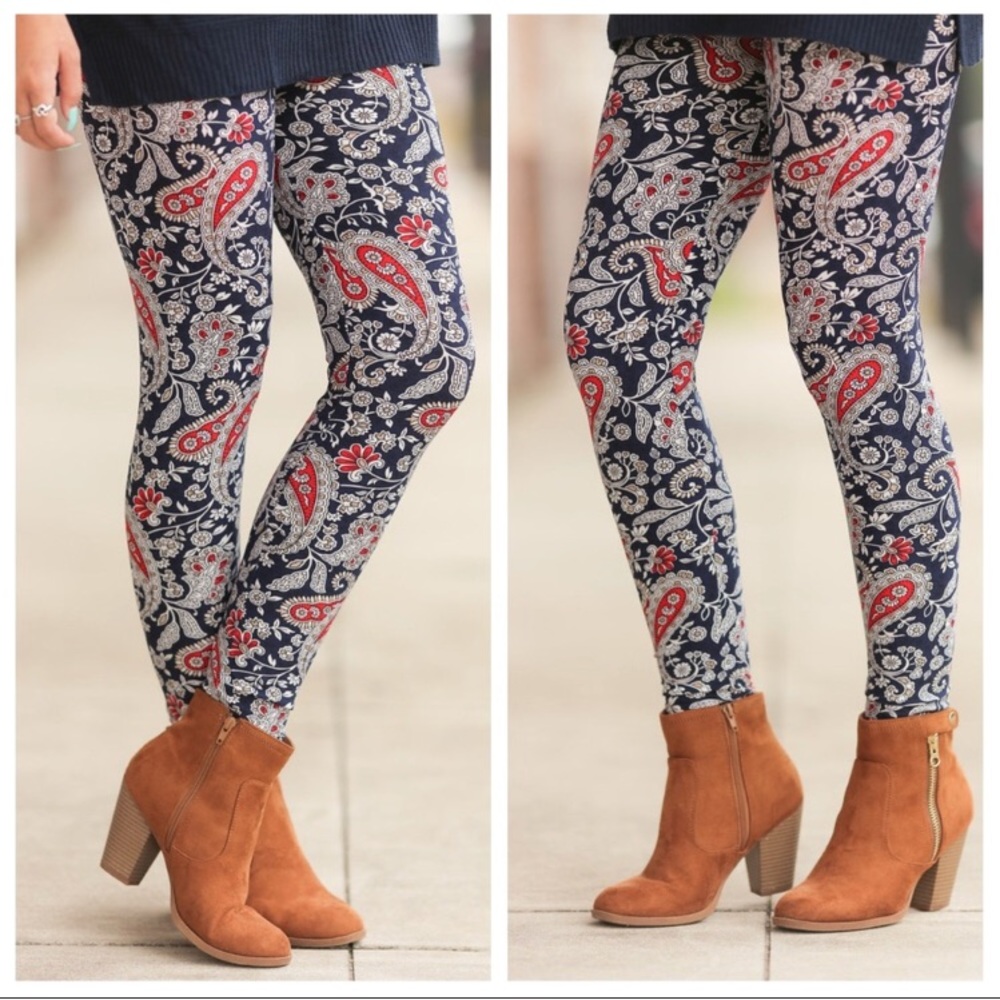 Ultra Soft Paisley Navy & Red leggings✨