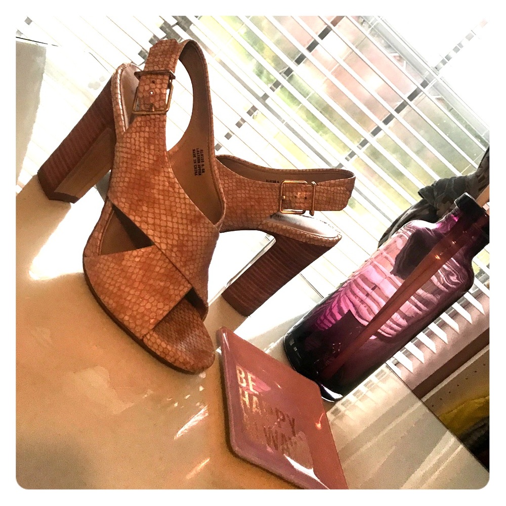 Neiman Marcus Sandal Pump Wedge Size 6.5