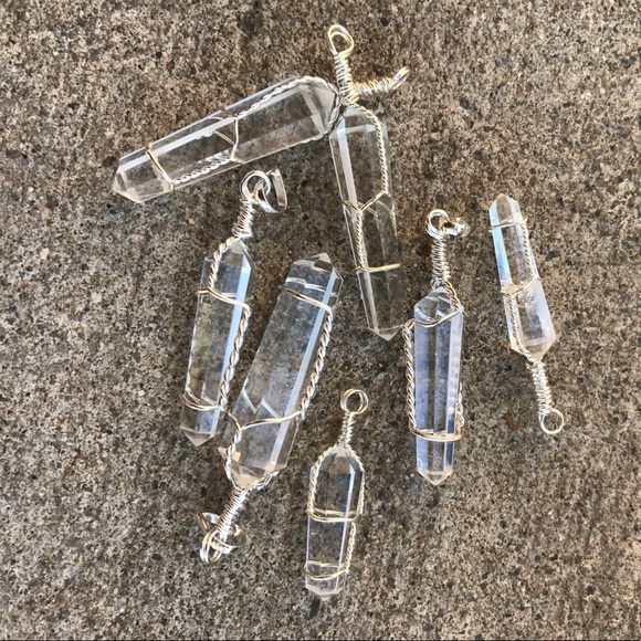 Wire Wrapped Clear Quartz Necklace • - Picture 6 of 8