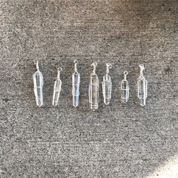 Wire Wrapped Clear Quartz Necklace • - Picture 7 of 8