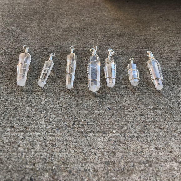 Wire Wrapped Clear Quartz Necklace • - Picture 8 of 8