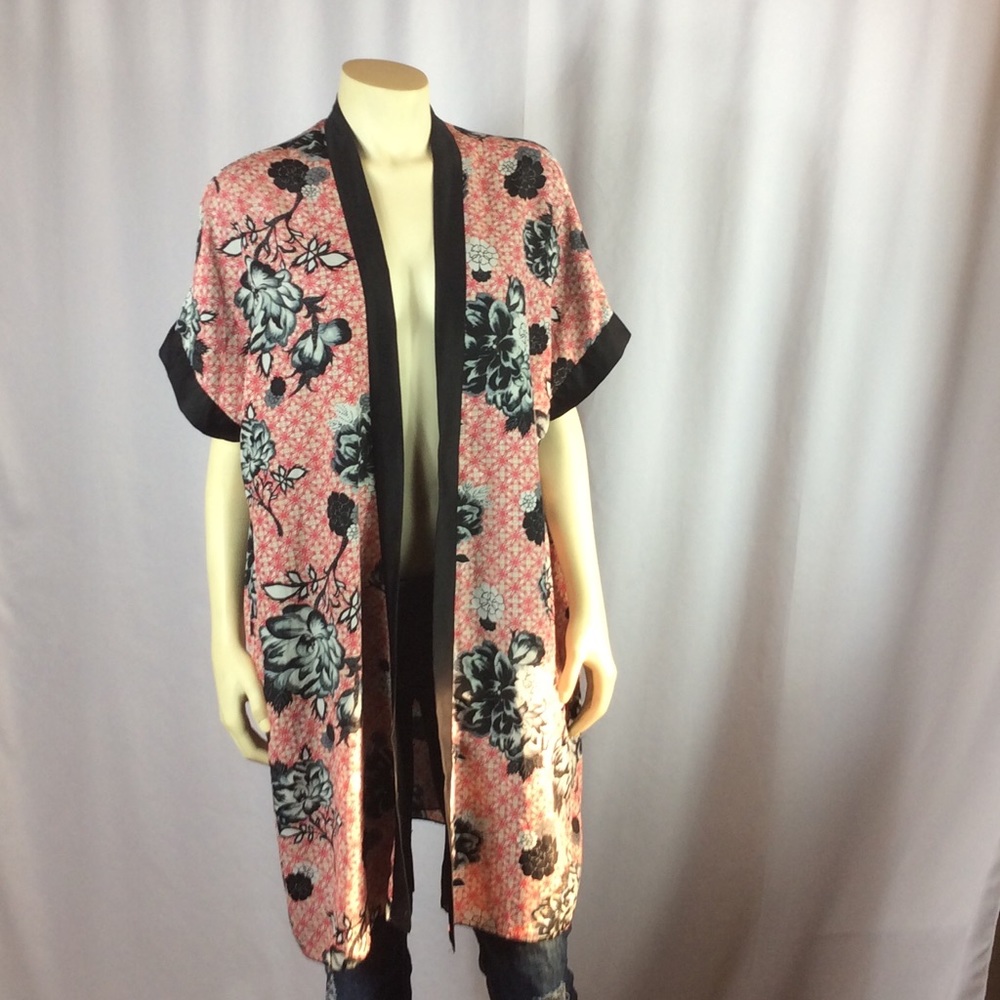 Stunning F21 Kimono😍🎉🎉🎉