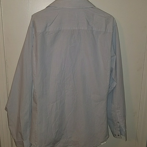 Striped Calvin Klein dress shirt - Picture 3 of 3