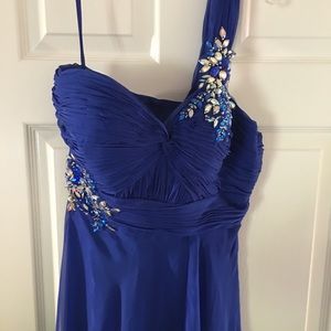 Gorgeous Full Length Formal Gown