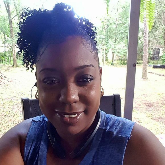 Meet your Posher, Tonia - Picture 1 of 1