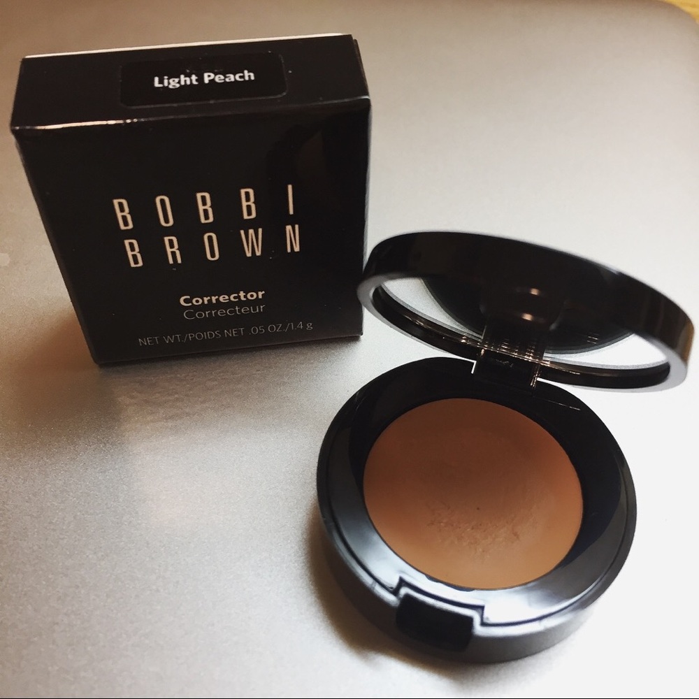 Bobbi Brown. Under Eye Cirrector