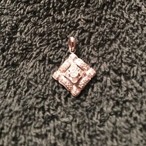 Diamond pendant ( can be worn on a chain)