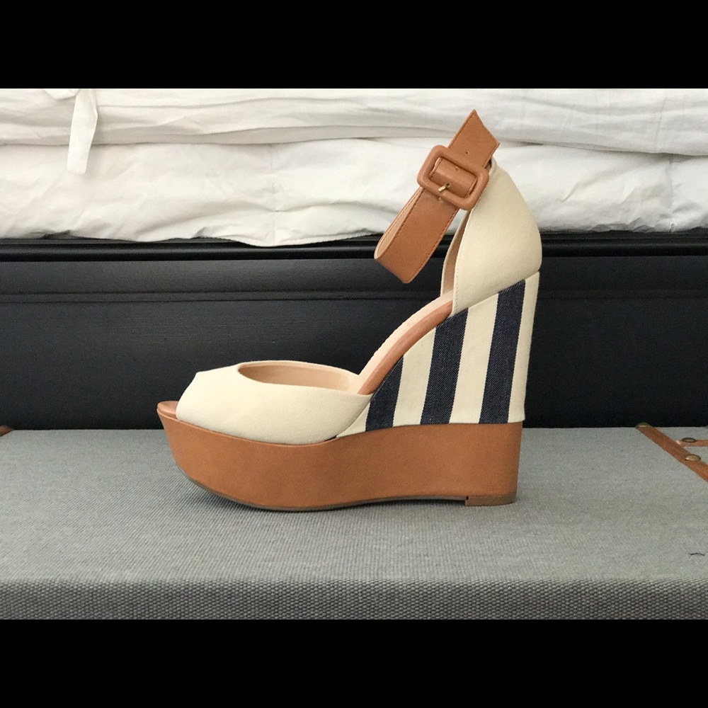 Jessica Simpson Wedges