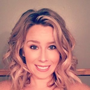 Meet your Posher, Monica